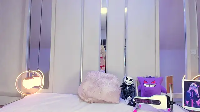 VesperVelvet online show from 12-18-25, 09:07