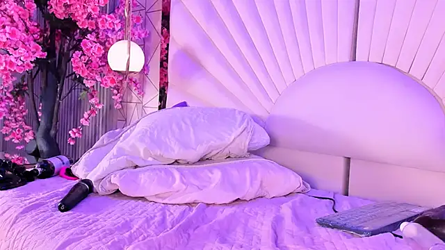 VesperVelvet online show from 05-16-26, 10:36