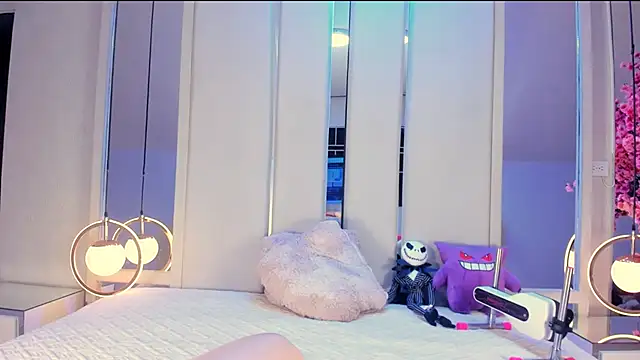 VesperVelvet online show from 11-24-25, 08:20