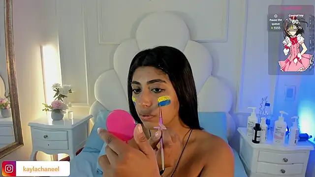 Snapshot of Kaylachannell chatting on 06-18-26, 04:33 Kaylachannell online show from 06-18-26, 04:33