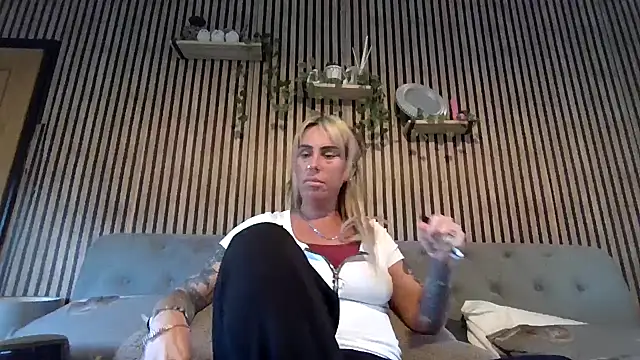 poppyinga1 online show from 03-01-26, 04:07