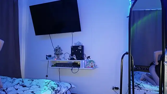 Candy Flosse online show from 10-24-25, 08:24