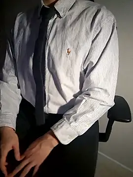 111owo111 online show from 10-31-25, 01:19