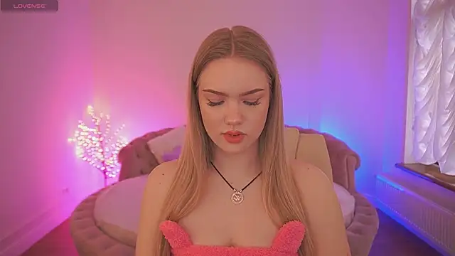 CelesteNoir online show from 04-08-26, 06:48