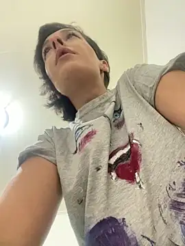 Piggiteablacktea online show from 10-21-25, 07:24