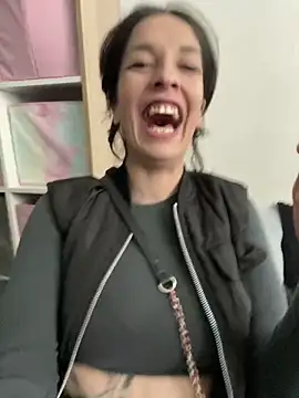 Piggiteablacktea online show from 04-17-26, 02:31