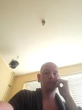 Snapshot of piercingpik chatting on 06-05-26, 07:36 piercingpik online show from 06-05-26, 07:36