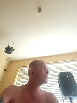 Snapshot of piercingpik chatting on 06-28-26, 03:18 piercingpik online show from 06-28-26, 03:18