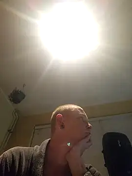 Snapshot of piercingpik chatting on 06-15-26, 08:30 piercingpik online show from 06-15-26, 08:30