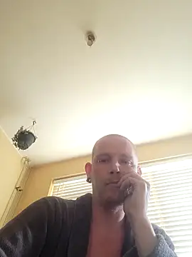 Snapshot of piercingpik chatting on 06-04-26, 01:27 piercingpik online show from 06-04-26, 01:27