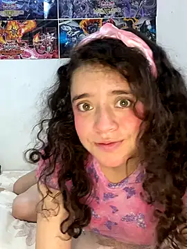 Snapshot of Lucy_YupiSweet chatting on 11-07-25, 04:00 Lucy YupiSweet online show from 11-07-25, 04:00