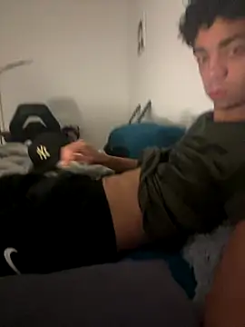 Snapshot of Ryan_12xX chatting on 09-27-25, 06:47 Ryan 12xX online show from 09-27-25, 06:47