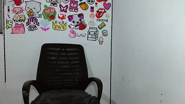 Luciasmith 74829 online show from 10-06-25, 02:24