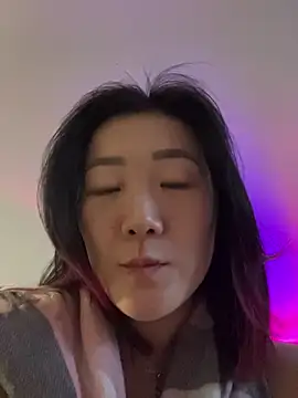 AikoYamada online show from 10-20-25, 05:42