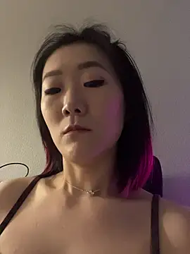 AikoYamada online show from 11-03-25, 06:18