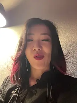 AikoYamada online show from 11-30-25, 06:25