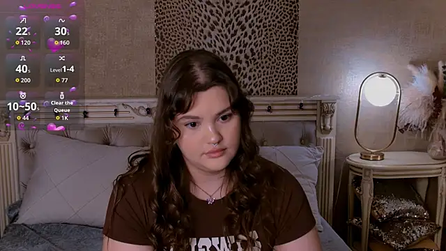 EmilyHyde online show from 11-06-25, 08:46