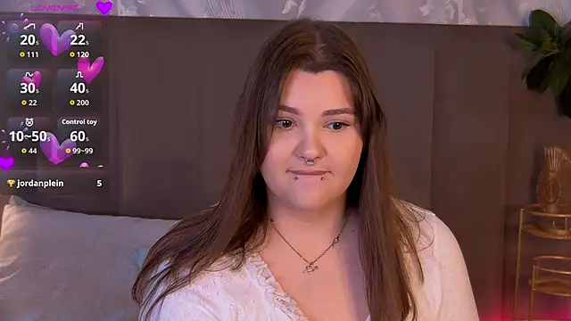 EmilyHyde online show from 02-17-26, 10:12