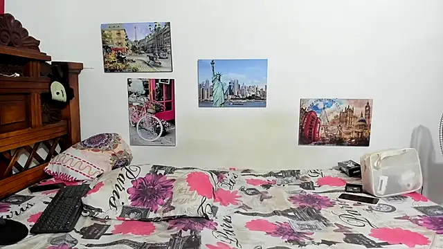 Roxana Tony online show from 10-26-25, 01:28