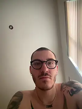 xAaronx9095 online show from 10-15-25, 06:44