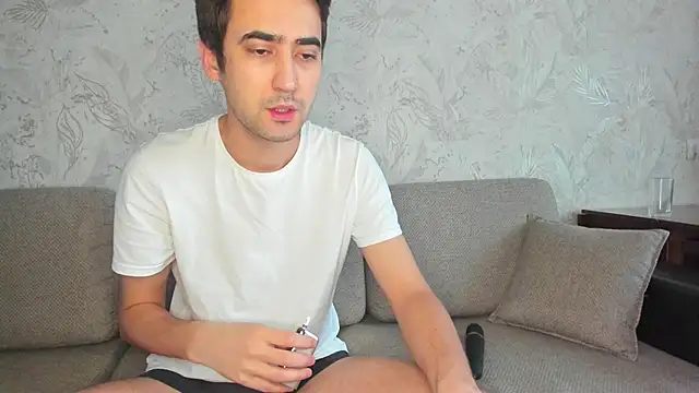 sophywhisper online show from 11-21-25, 06:23