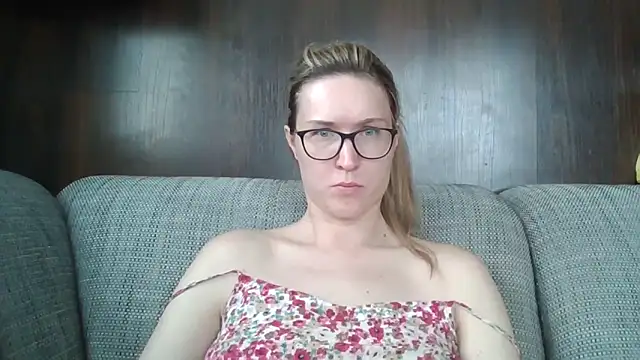 Snapshot of Jugira chatting on 06-10-26, 12:17 Jugira online show from 06-10-26, 12:17