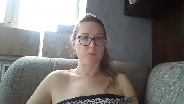 Snapshot of Jugira chatting on 06-12-26, 04:16 Jugira online show from 06-12-26, 04:16