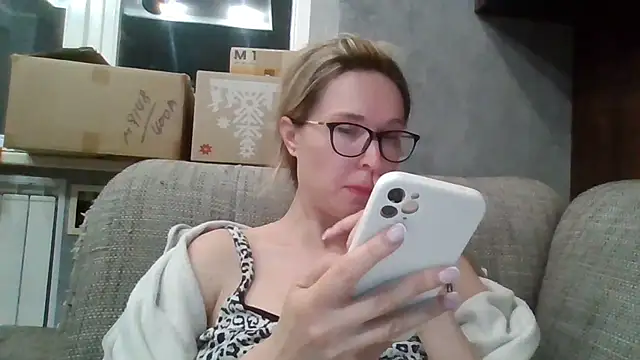 Snapshot of Jugira chatting on 06-16-26, 09:59 Jugira online show from 06-16-26, 09:59