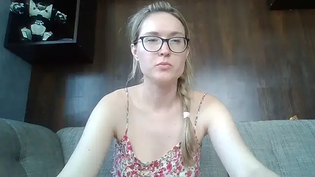 Snapshot of Jugira chatting on 05-27-26, 02:13 Jugira online show from 05-27-26, 02:13