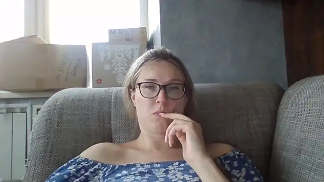 Snapshot of Jugira chatting on 06-15-26, 05:12 Jugira online show from 06-15-26, 05:12