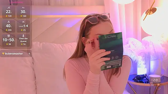 Snapshot of NancySmitts chatting on 03-15-26, 03:52 NancySmitts online show from 03-15-26, 03:52