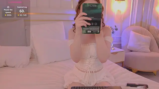 Snapshot of NancySmitts chatting on 11-13-25, 04:00 NancySmitts online show from 11-13-25, 04:00