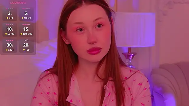 Snapshot of NancySmitts chatting on 12-18-25, 04:11 NancySmitts online show from 12-18-25, 04:11