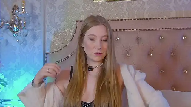 MiaEuphoria  online show from 11-18-25, 03:54