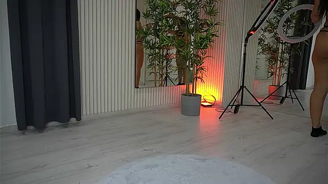 Snapshot of EmmaBlanco chatting on 09-23-25, 05:14 EmmaBlanco online show from 09-23-25, 05:14