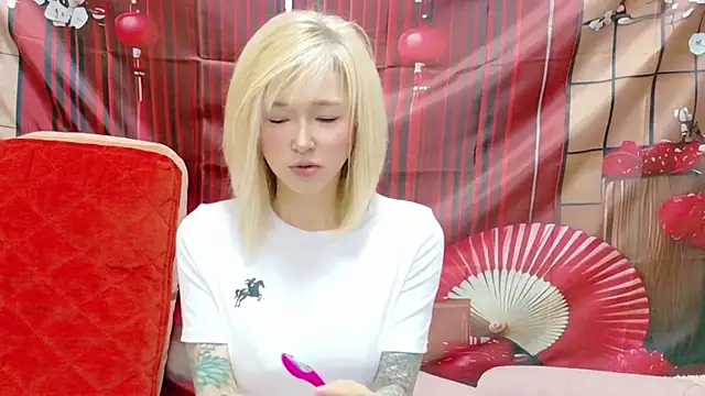 Snapshot of kimagure-fu- chatting on 06-19-26, 01:39 kimagure-fu- online show from 06-19-26, 01:39