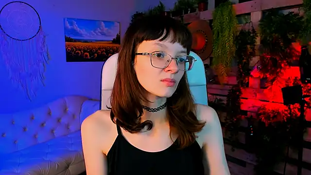 MollyJiggles online show from 09-19-25, 12:20
