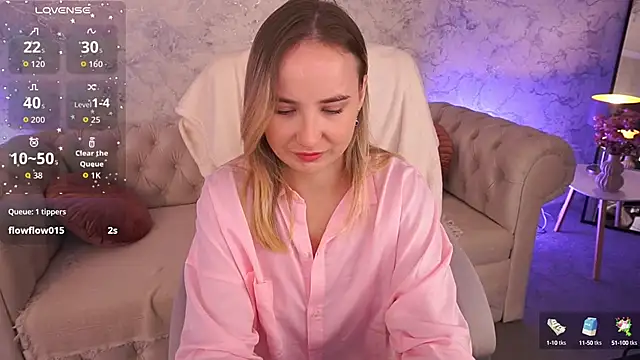 Snapshot of SofieBloom chatting on 10-02-25, 11:41 SofieBloom online show from 10-02-25, 11:41