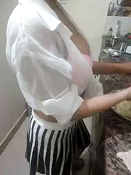 Snapshot of Pihu_Chopra chatting on 09-15-25, 03:23 Pihu Chopra online show from 09-15-25, 03:23