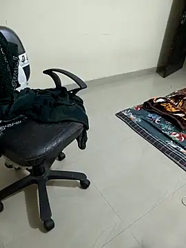 Pihu Chopra online show from 12-16-25, 04:44