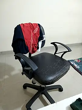 Snapshot of Pihu_Chopra chatting on 10-06-25, 03:57 Pihu Chopra online show from 10-06-25, 03:57