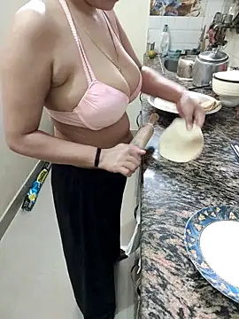 Snapshot of Pihu_Chopra chatting on 10-29-25, 04:44 Pihu Chopra online show from 10-29-25, 04:44