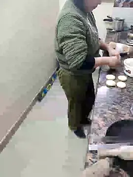 Pihu Chopra online show from 12-19-25, 05:10