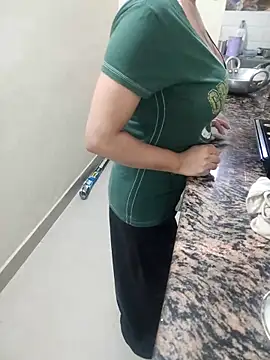 Snapshot of Pihu_Chopra chatting on 10-30-25, 03:05 Pihu Chopra online show from 10-30-25, 03:05