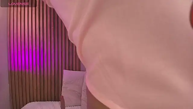 Snapshot of biancaa_18 chatting on 07-06-26, 07:38 biancaa 18 online show from 07-06-26, 07:38