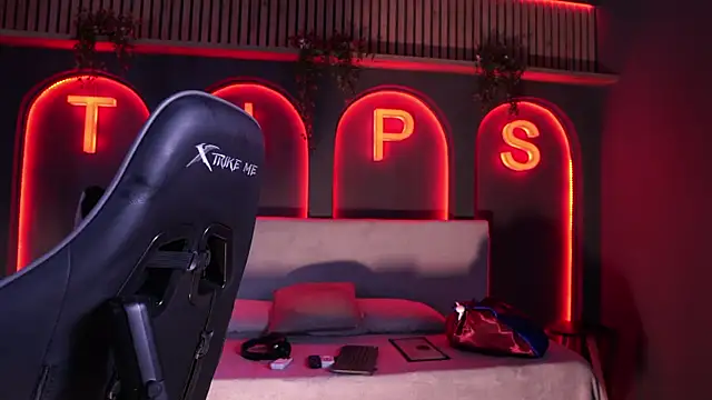 Snapshot of Roma_hells chatting on 09-08-25, 06:40 Roma hells online show from 09-08-25, 06:40