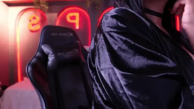 Snapshot of Roma_hells chatting on 09-18-25, 06:44 Roma hells online show from 09-18-25, 06:44