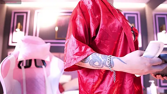 Snapshot of Roma_hells chatting on 09-25-25, 06:36 Roma hells online show from 09-25-25, 06:36