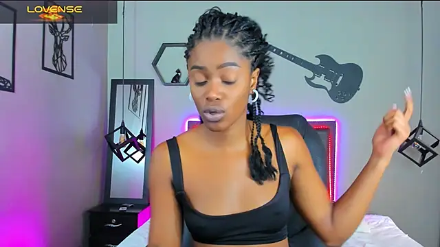 Snapshot of Andre_Coher chatting on 02-18-25, 08:47 Andre Coher online show from 02-18-25, 08:47