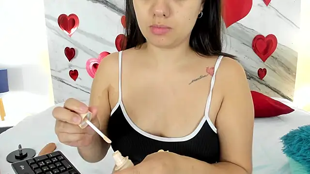 thamiina  online show from 02-13-26, 07:03